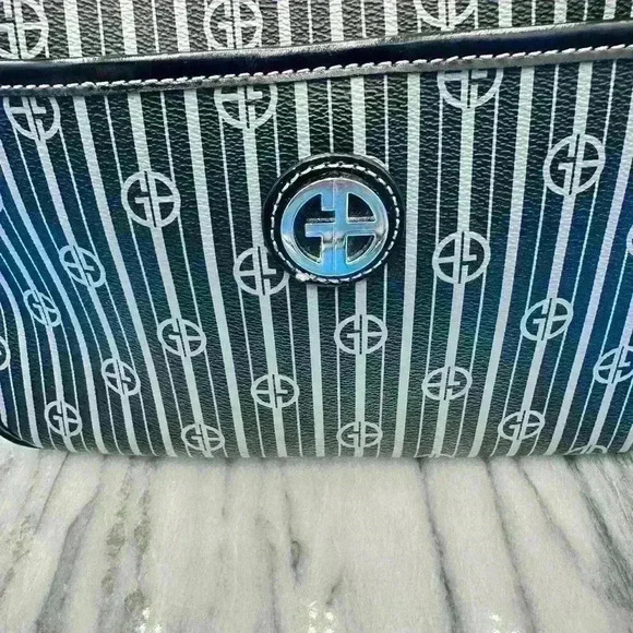 Giani Bernini Black and Gray Shoulder Bag. One Handle.  Very Clean Bag. EUC - Picture 8 of 16